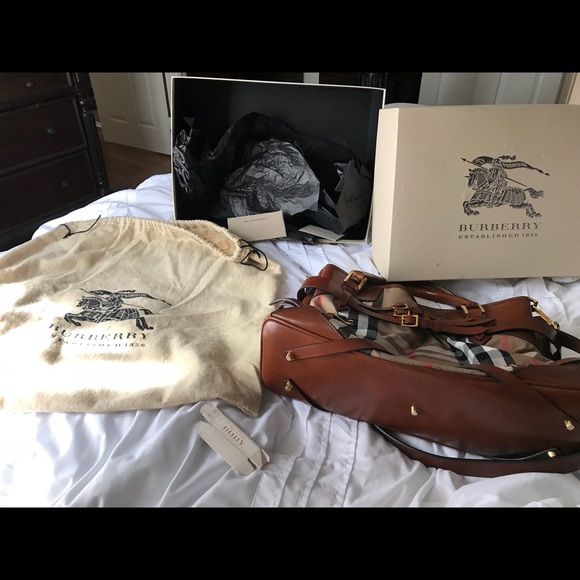 Authentic Burberry!! Used 1 time - Picture 1 of 7
